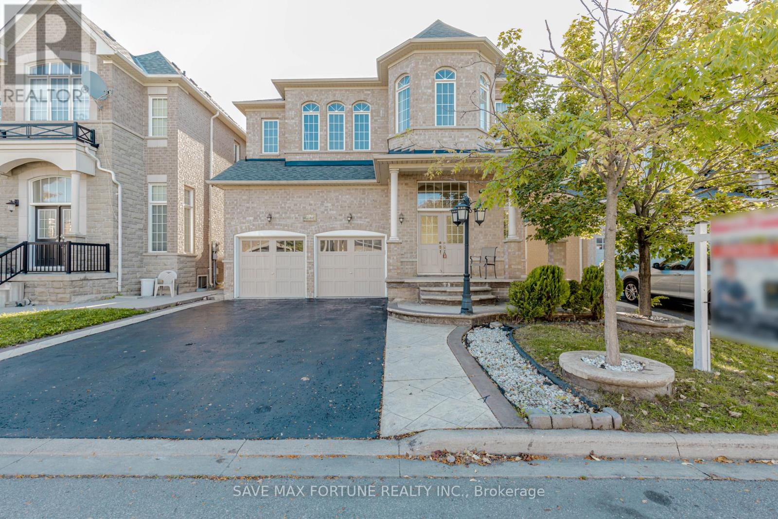 106 Watsonbrook Dr, Brampton, ON L6R 0R4