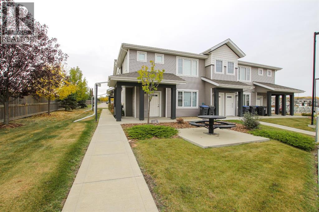 43 Reid Court Unit 102, Sylvan Lake, AB T4S 0L9