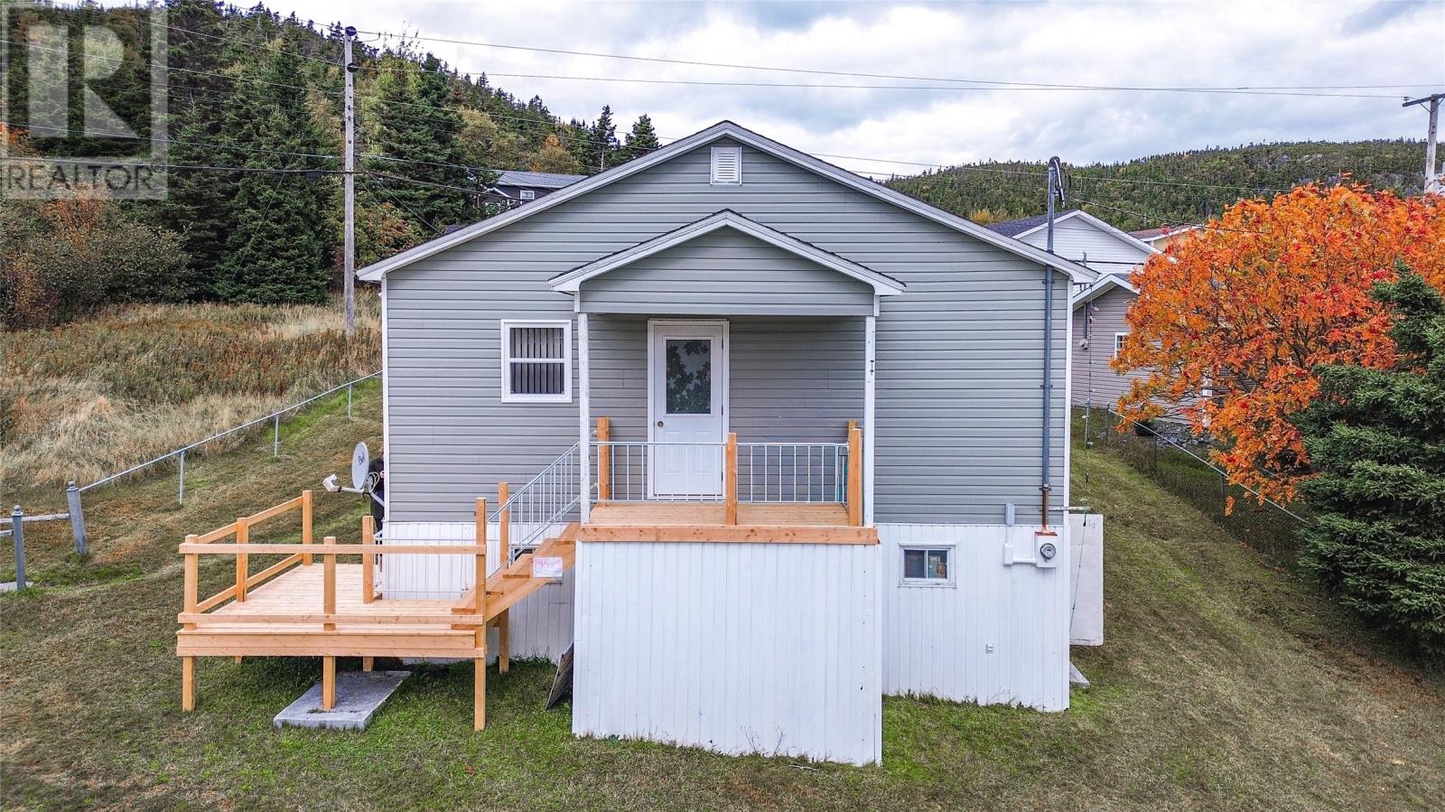 22-24 Hilltop Rd, Bay L'argent, NL A0E 1B0