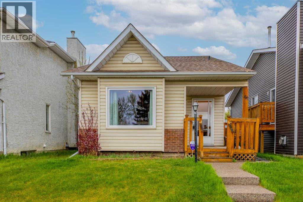 40 Laguna Close NE, Calgary, AB T1Y 6V1