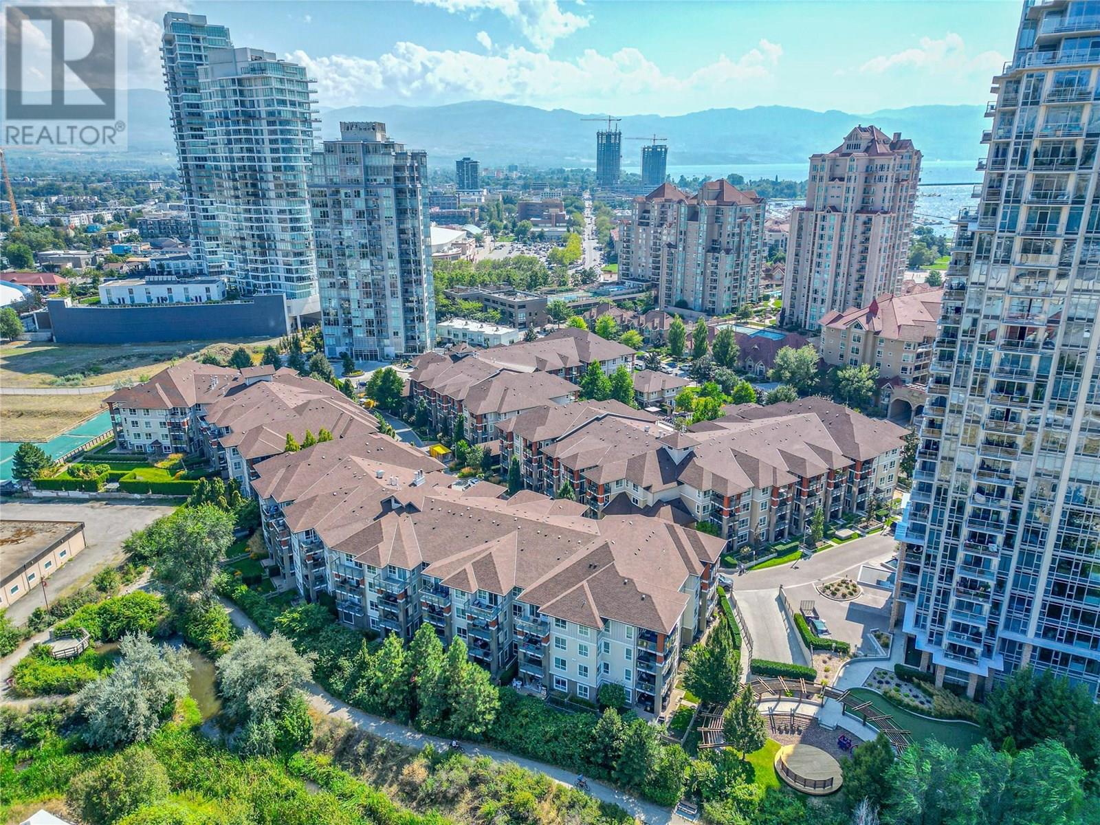 1093 Sunset Drive Unit 105, Kelowna, BC V1Y 9Z4