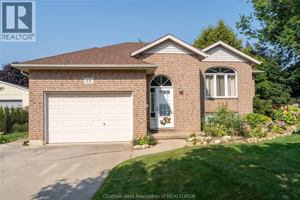 29 Larose Cres, Chatham, ON N7L 4N6