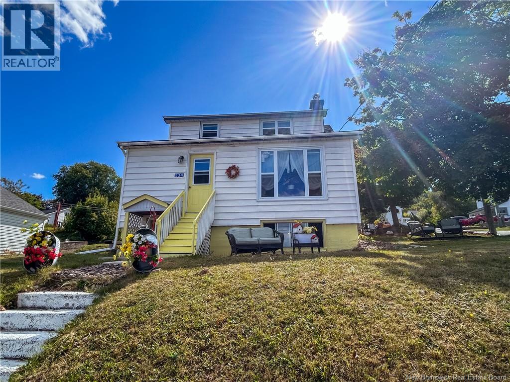 534 Victoria St, Dalhousie, NB E8C 2T3