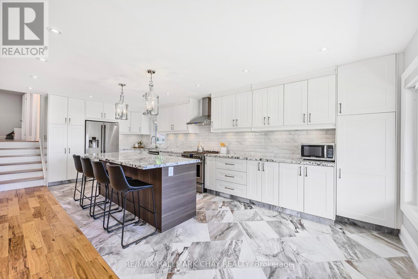 51 Springhome Rd, Barrie, ON L4N 2W6