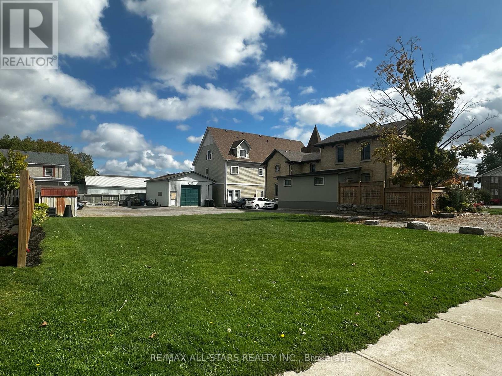103 Perry St, Scugog, ON L9L 1B9