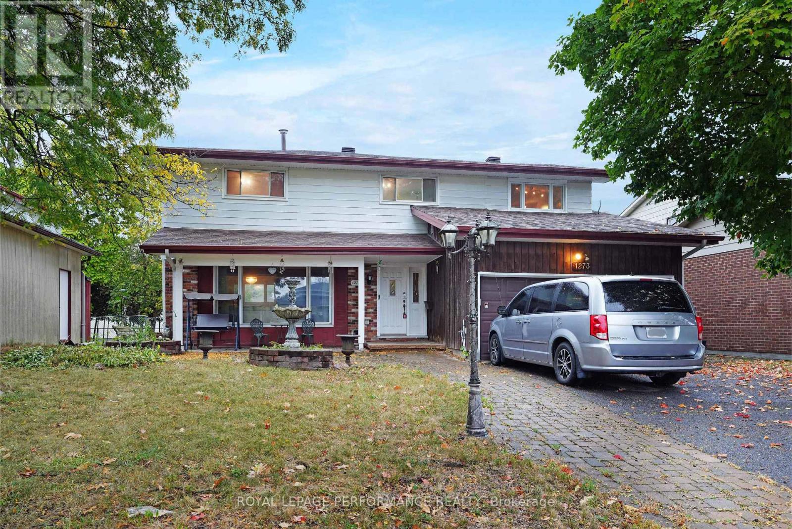 1273 Anoka St, Ottawa, ON K1V 6C3