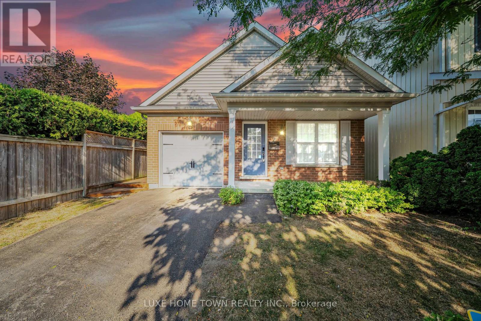 2 Chicory Cres, St. Catharines, ON L2R 0A5