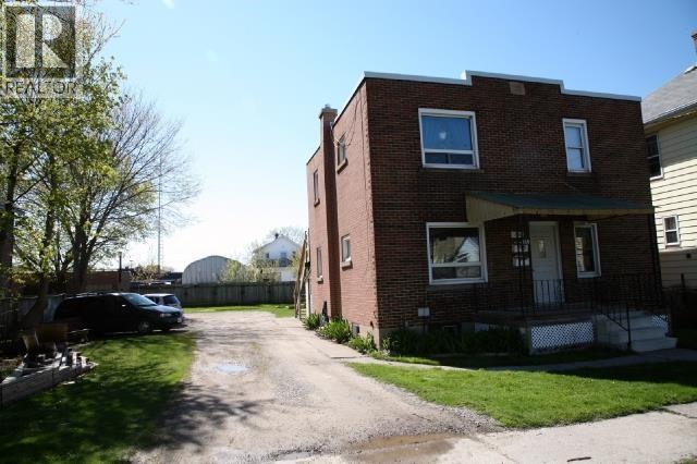 115 Brock St N, Sarnia, ON N7T 5Y9