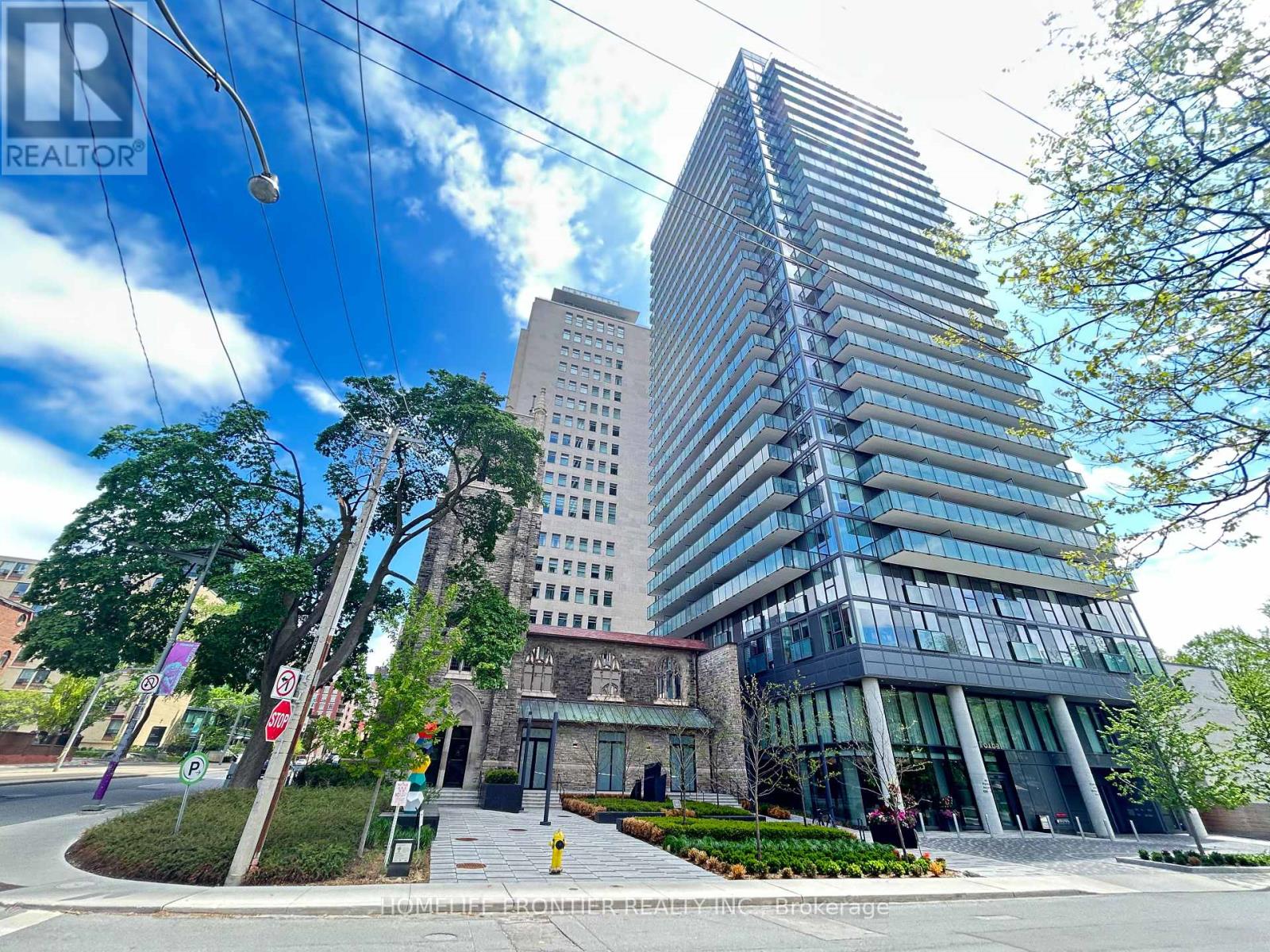 806 99 Foxbar Rd, Toronto, ON M4V 0B2