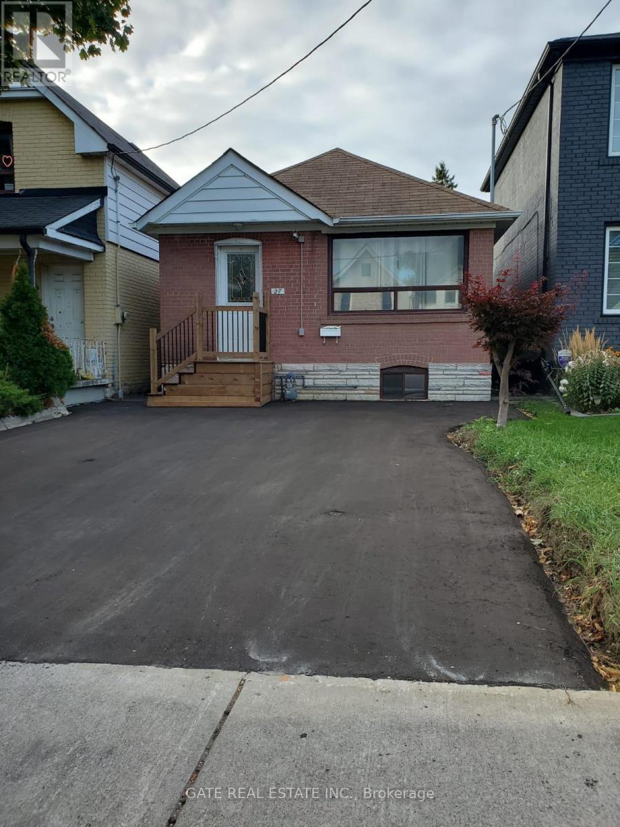 27 Lambton Ave, Toronto, ON M6N 2S2