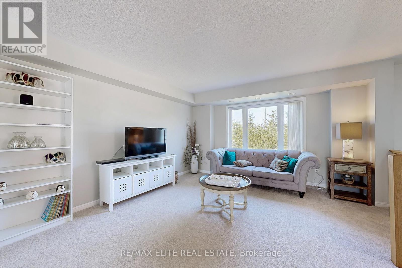 15931 Bayview Ave, Aurora, ON L4G 0S3