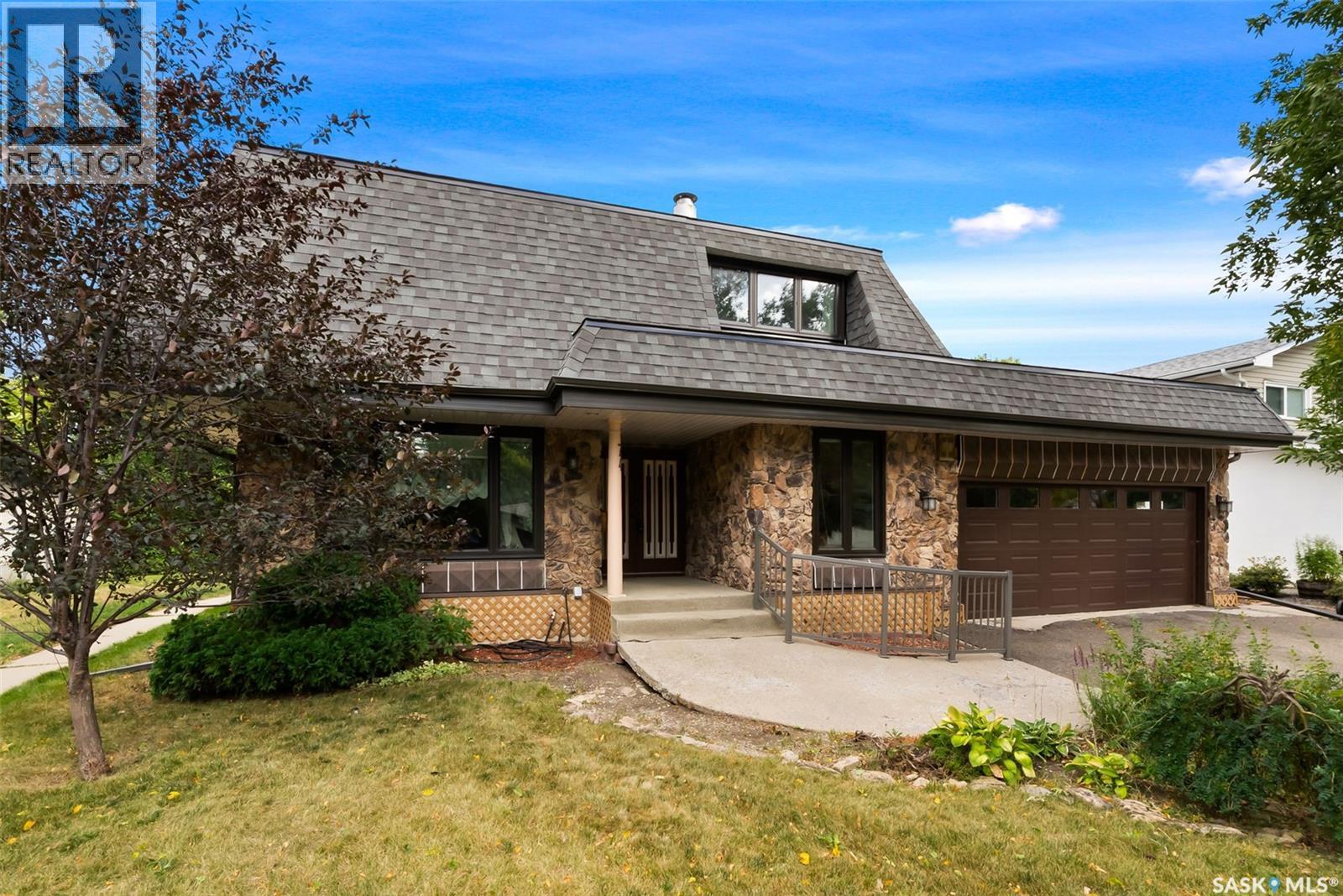 74 Marquis Cres, Regina, SK S4S 6J9