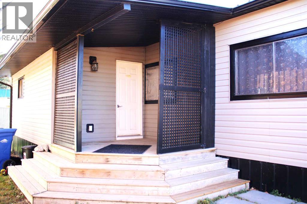 111 6 Street Se Unit 23, Sundre, AB T0M 1X0