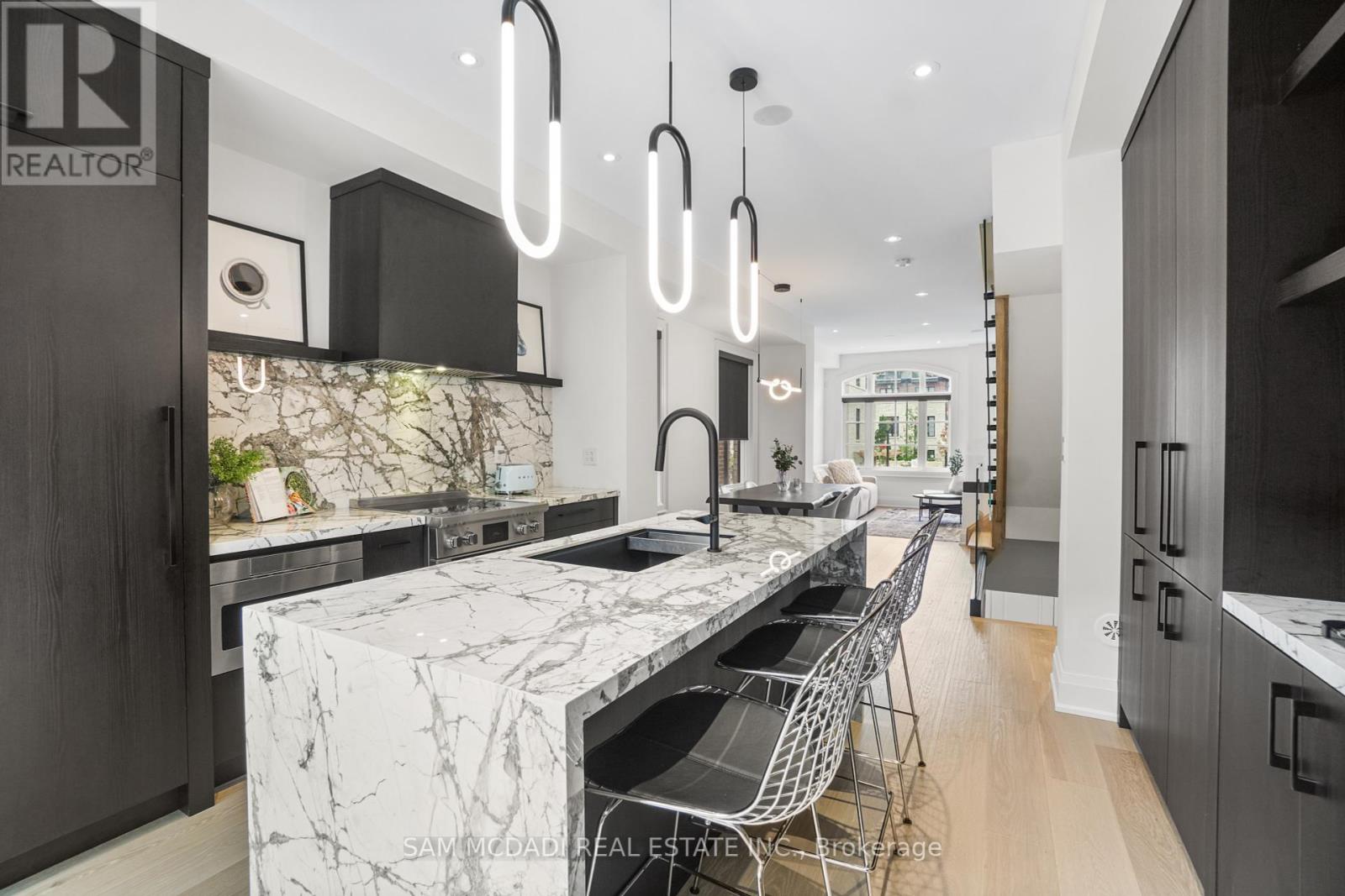 24 10 Lunar Cres, Mississauga Streetsville, ON L5M 2P6