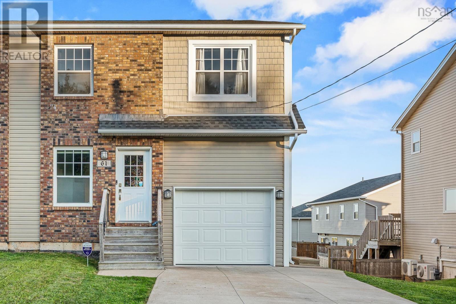 61 Executive Dr, Halifax, NS B4E 3A7