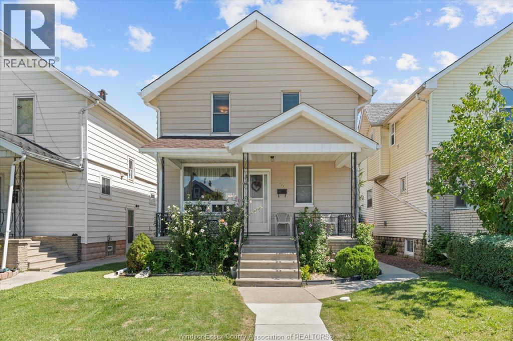 946 Elsmere Ave, Windsor, ON N9A 2A9