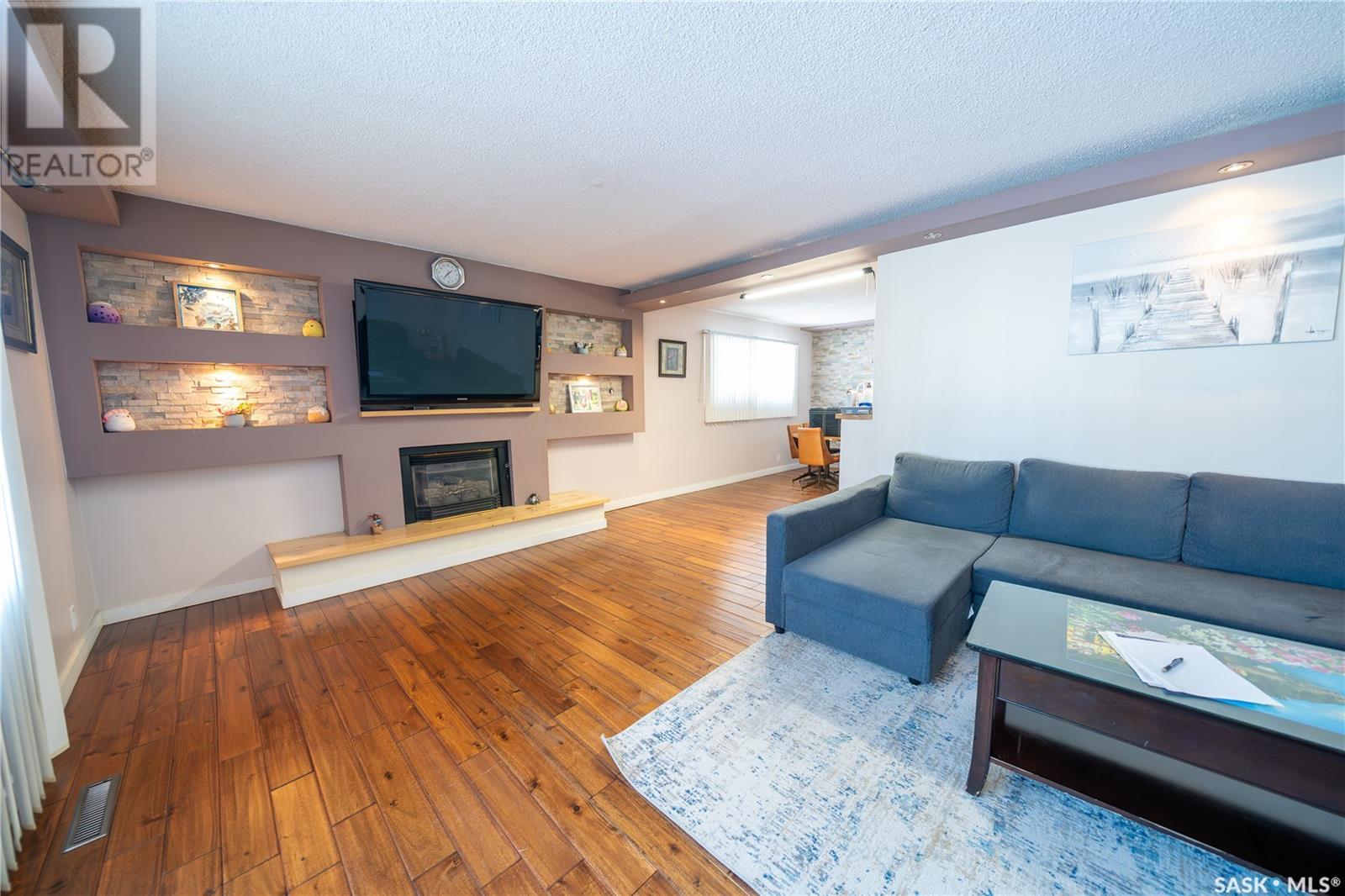 1405 Macpherson Ave, Regina, SK S4S 4E1