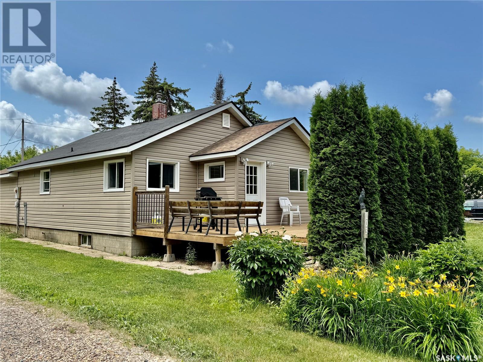 103 2nd Avenue, Paynton, SK S0M 2J0