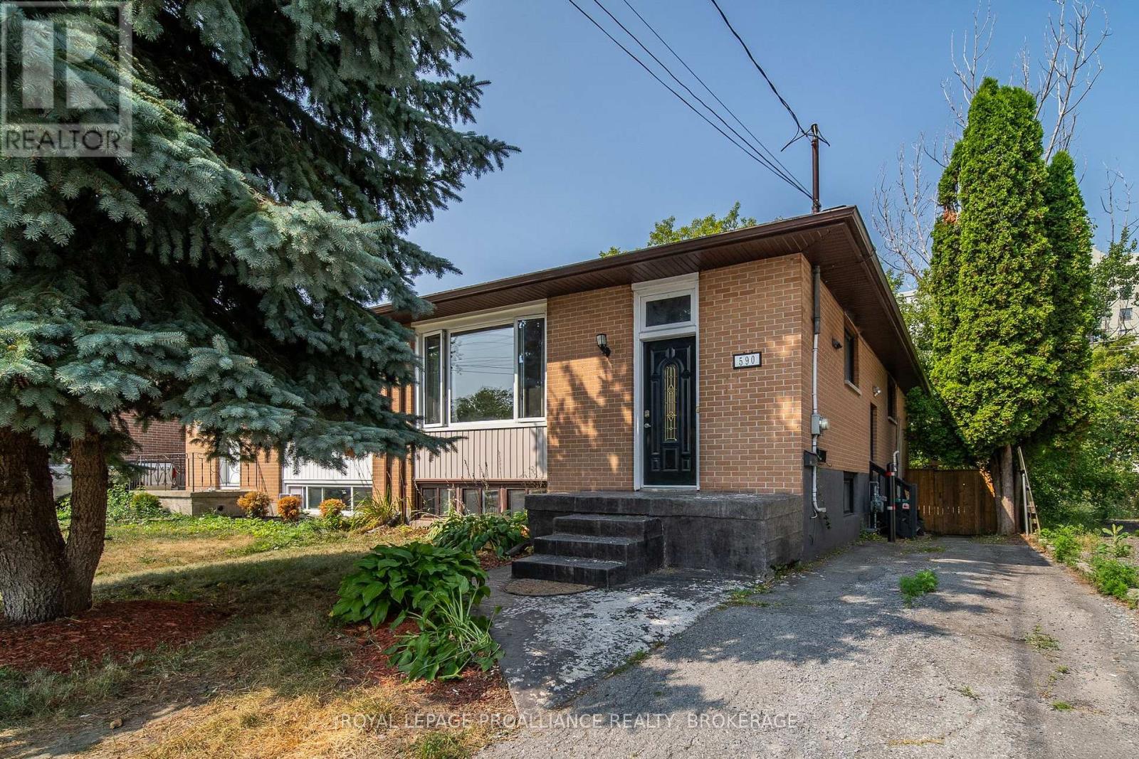 590 Macdonnell St, Kingston, ON K7K 4X1