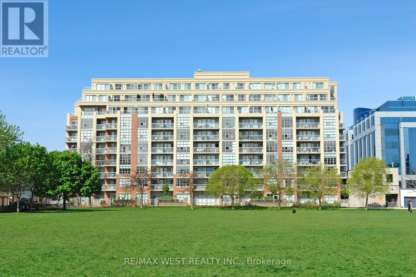 705 15 Stafford St, Toronto, ON M5V 3X6