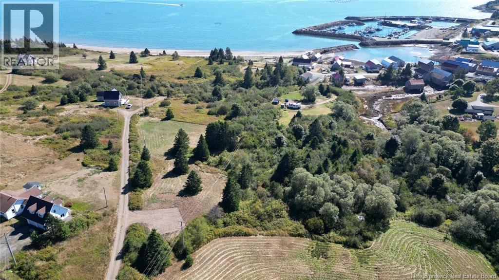 1 Red Point Rd #24, Grand Manan, NB E5G 4J2