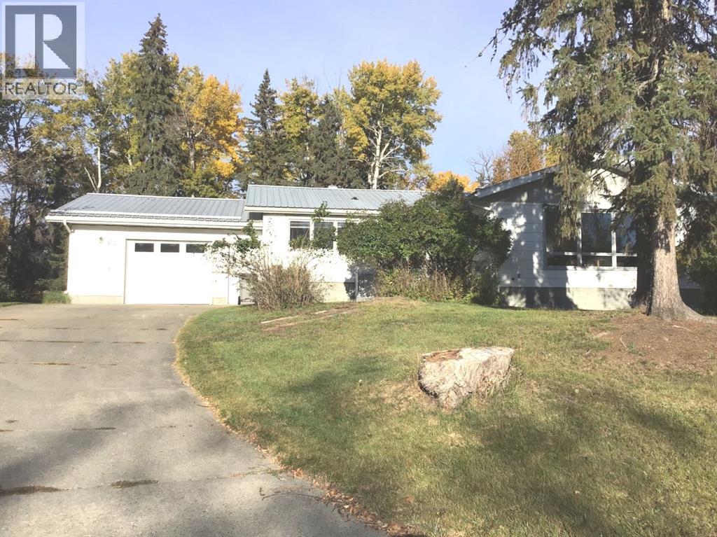 82 Feer0 Dr, Whitecourt, AB T7S 1E7