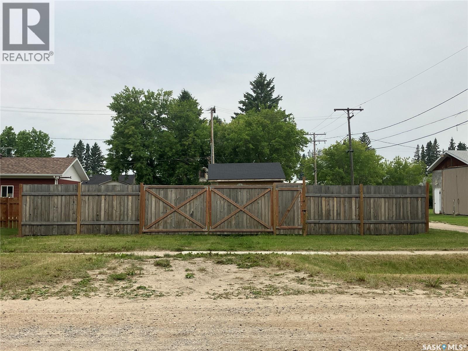 201 Railway Ave, White Fox, SK S0J 3B0