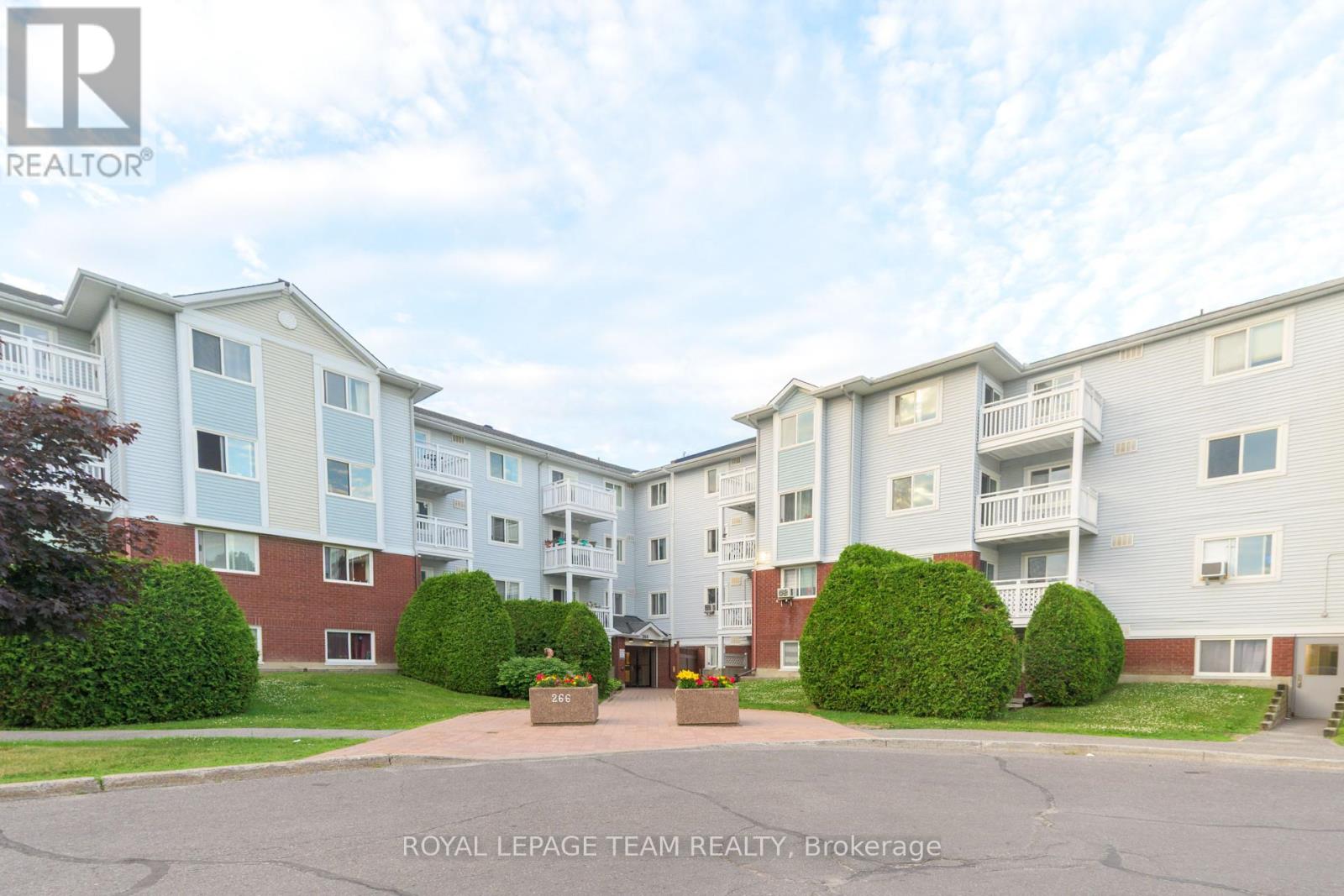 204 266 Lorry Greenberg Dr, Ottawa, ON K1T 3J9