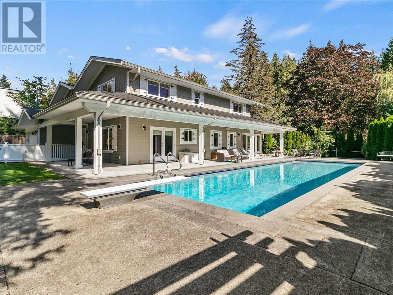 320 Moyne Dr, West Vancouver, BC V7S 1J5