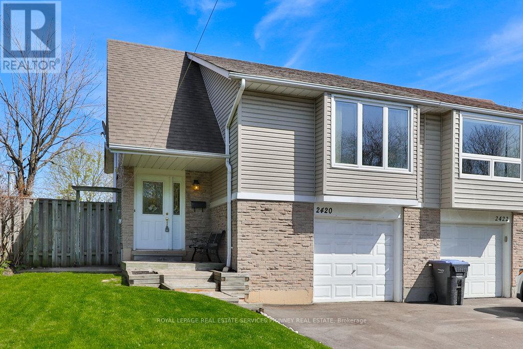2420 Mainroyal St, Mississauga, ON L5L 1C9