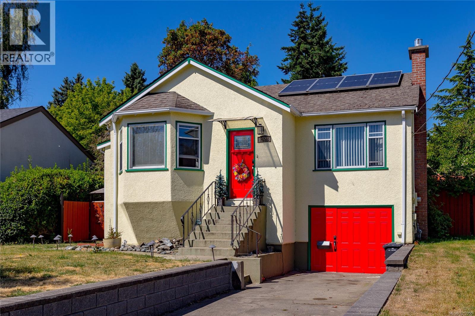 2928 Quadra St, Victoria, BC V8T 4G1