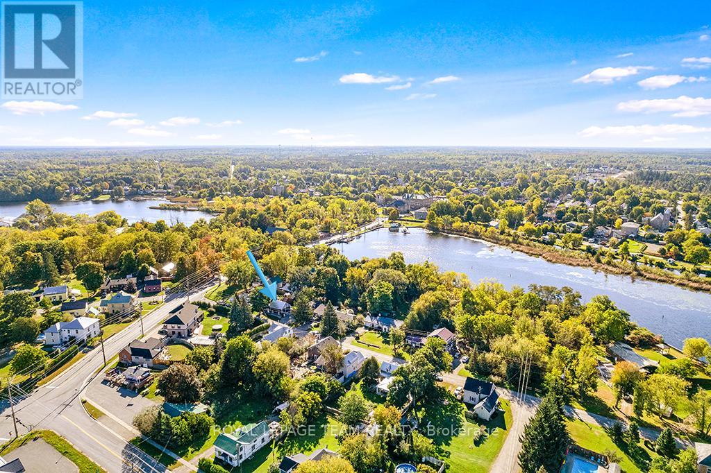 118 William St, Merrickville-Wolford, ON K0G 1N0