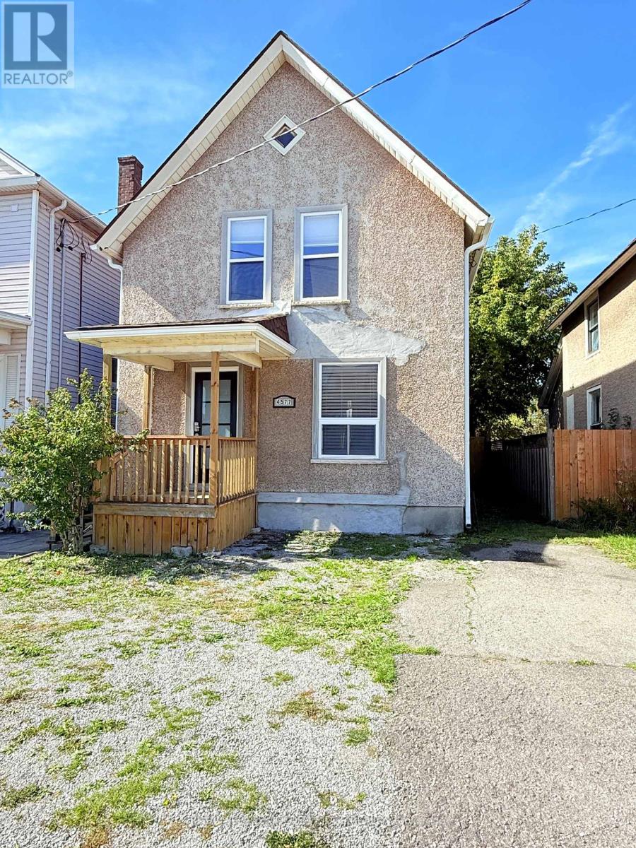 4577 Victoria Ave, Niagara Falls, ON L2E 4B5