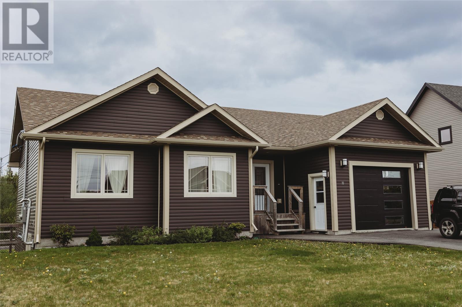 10 Hobbs St, Gander, NL A1V 0E5