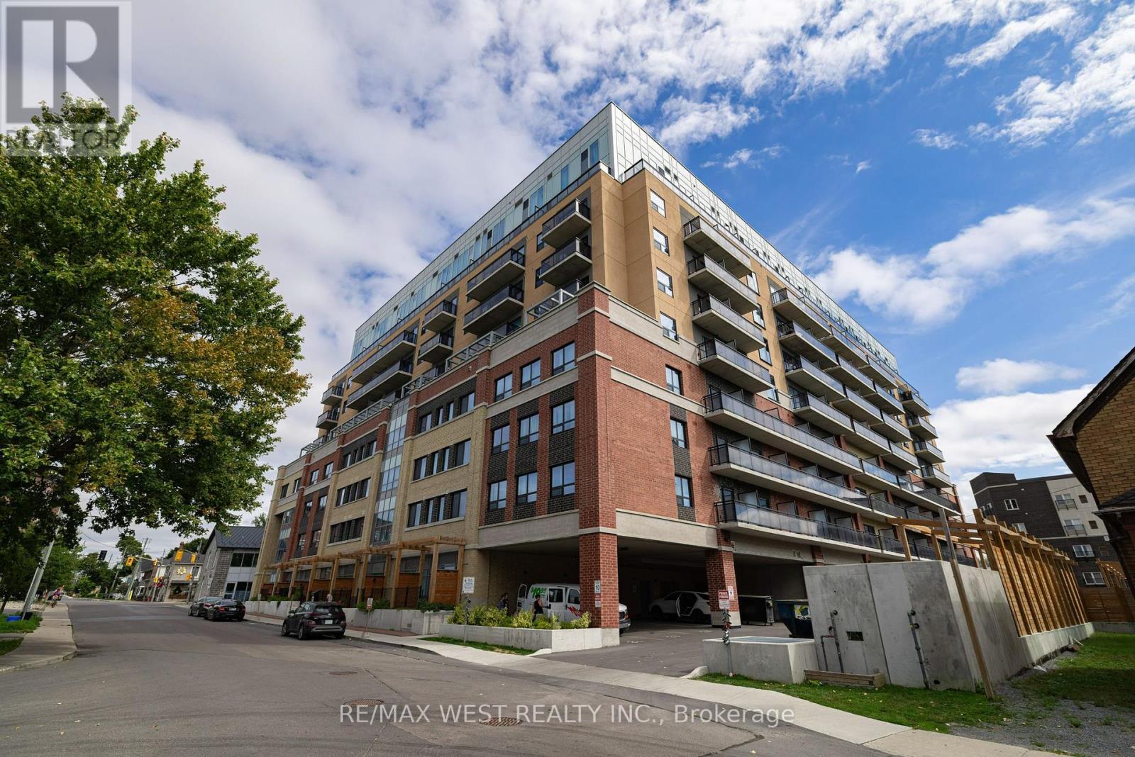 440 652 Princess St, Kingston, ON K7L 3Z9