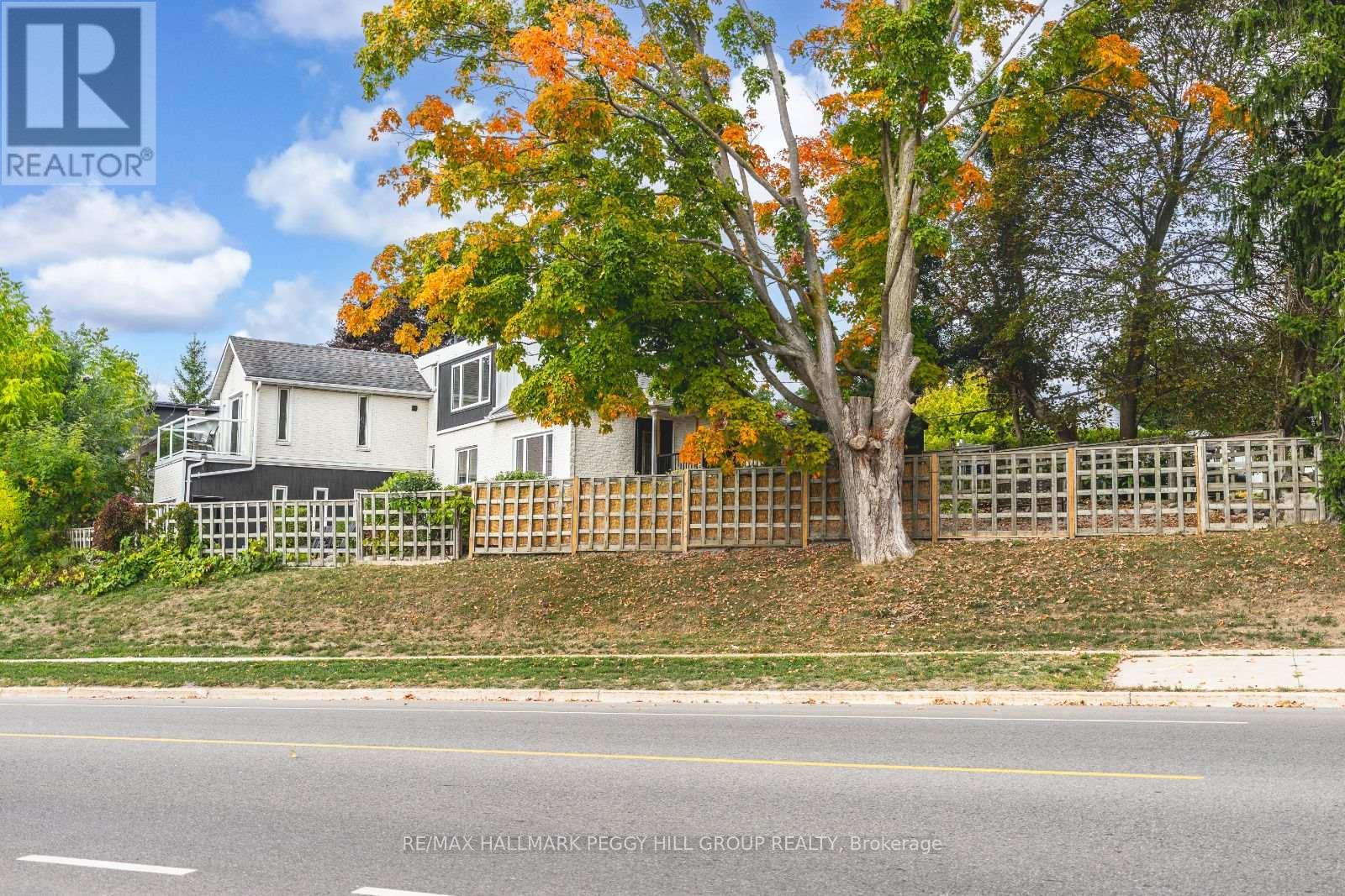 425 Codrington St, Barrie, ON L4M 1S9