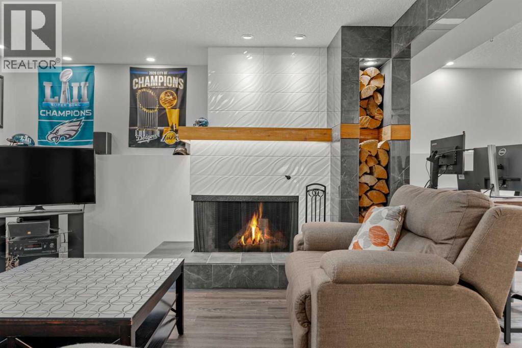 3251 Bearspaw Dr NW, Calgary, AB T2L 1T1