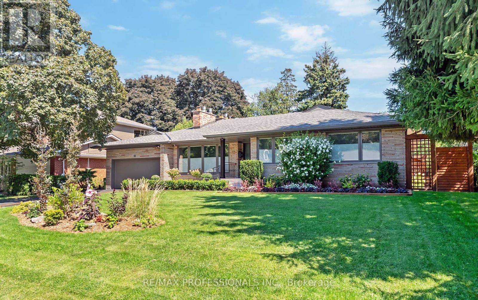 19 Palace Arch Dr, Toronto, ON M9A 2R9