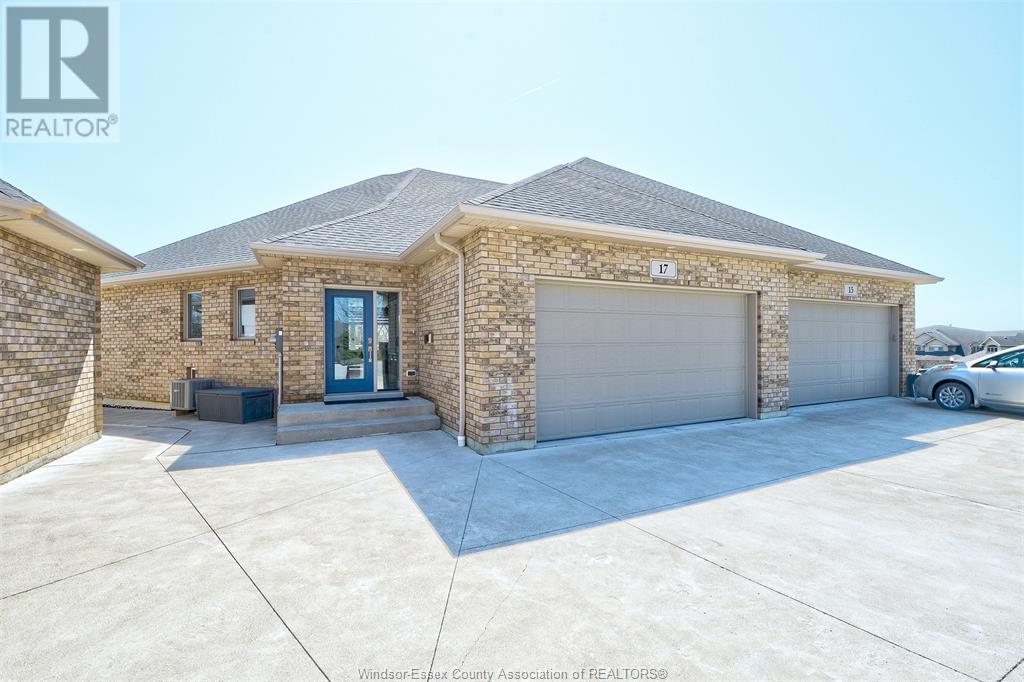 17 Mettawas Ln, Kingsville, ON N9Y 0A2