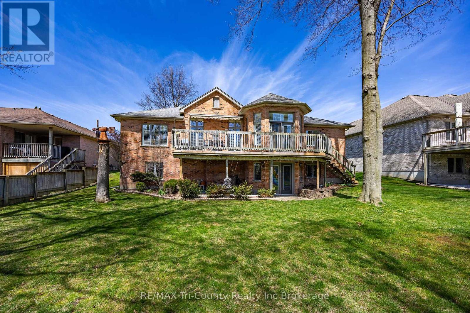 11 Woodside Dr, Tillsonburg, ON N4G 5P9