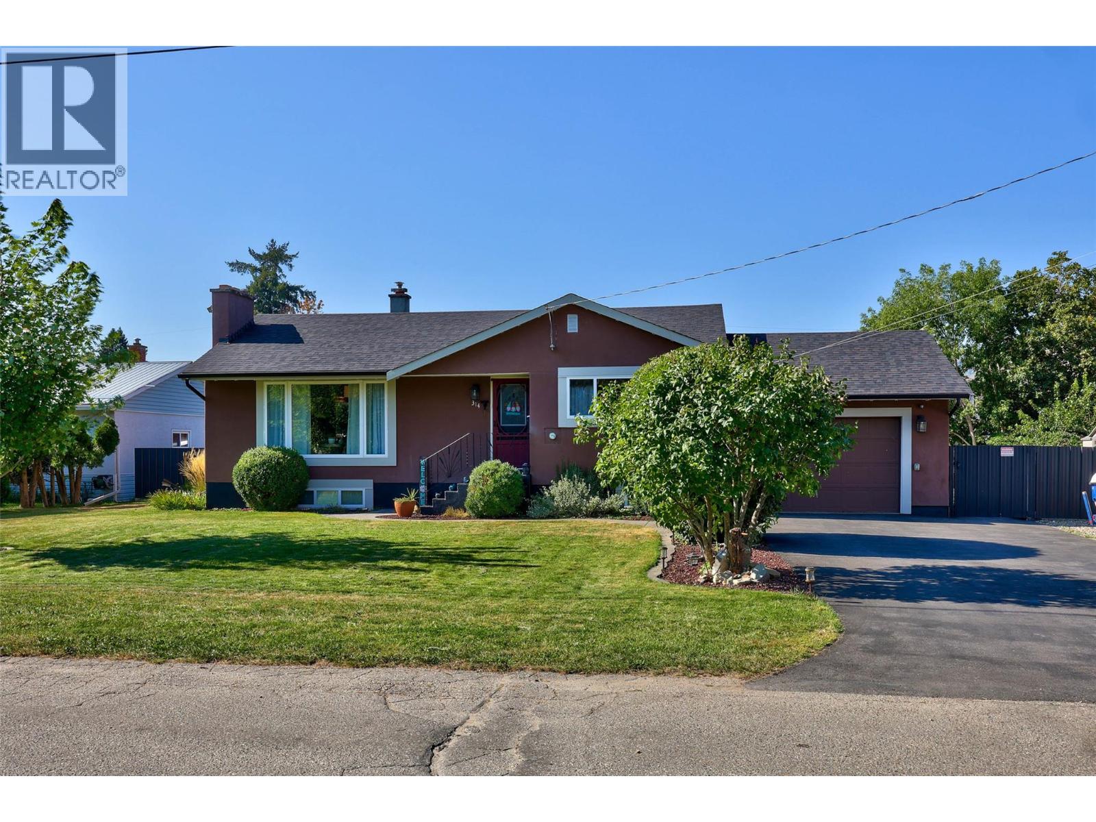 314 Birch St, Chase, BC V0E 1M0