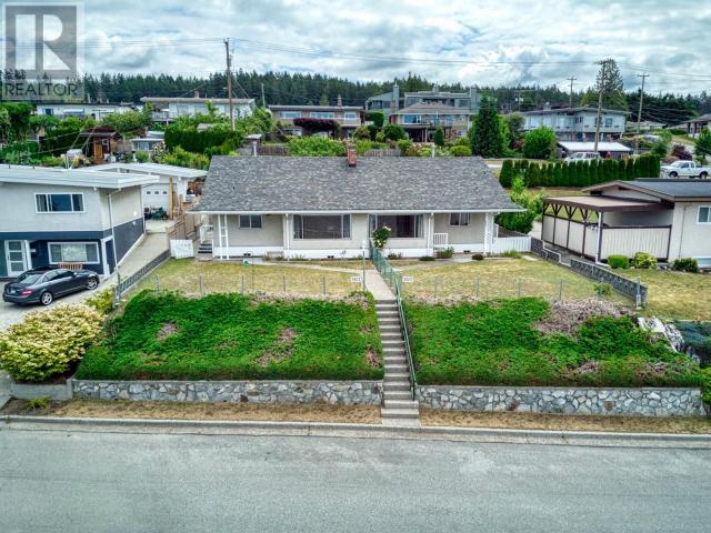 3820-3822 Manitoba Ave, Powell River, BC