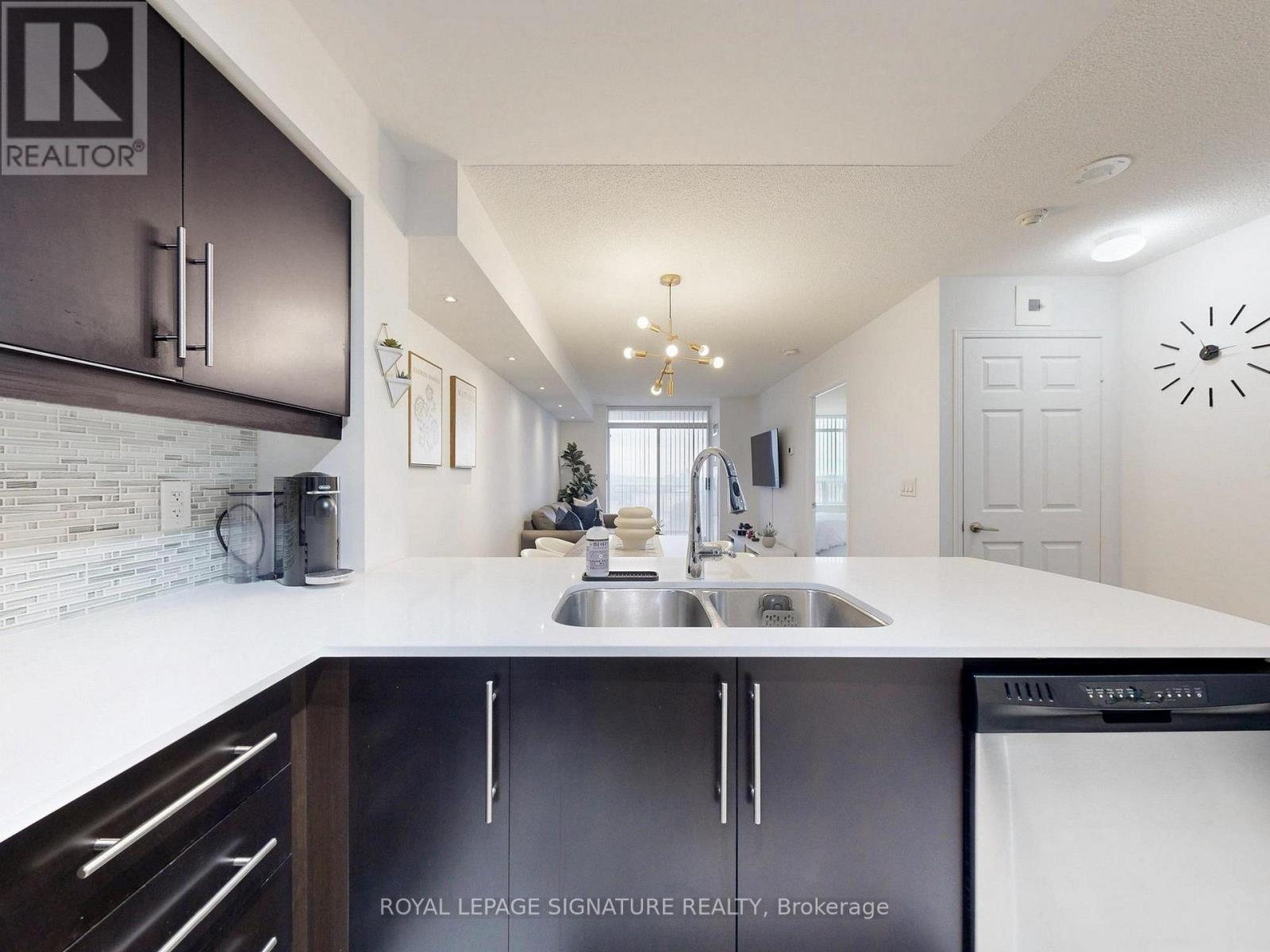 708 75 King Williams Cres, Richmond Hill, ON L4B 0C1