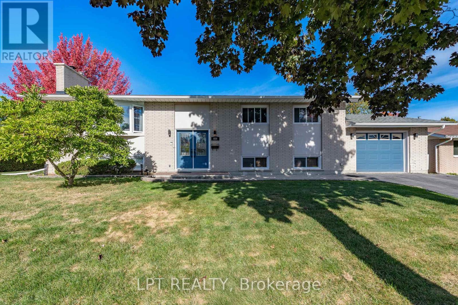 859 Griffith Way, Ottawa, ON K2C 0G7