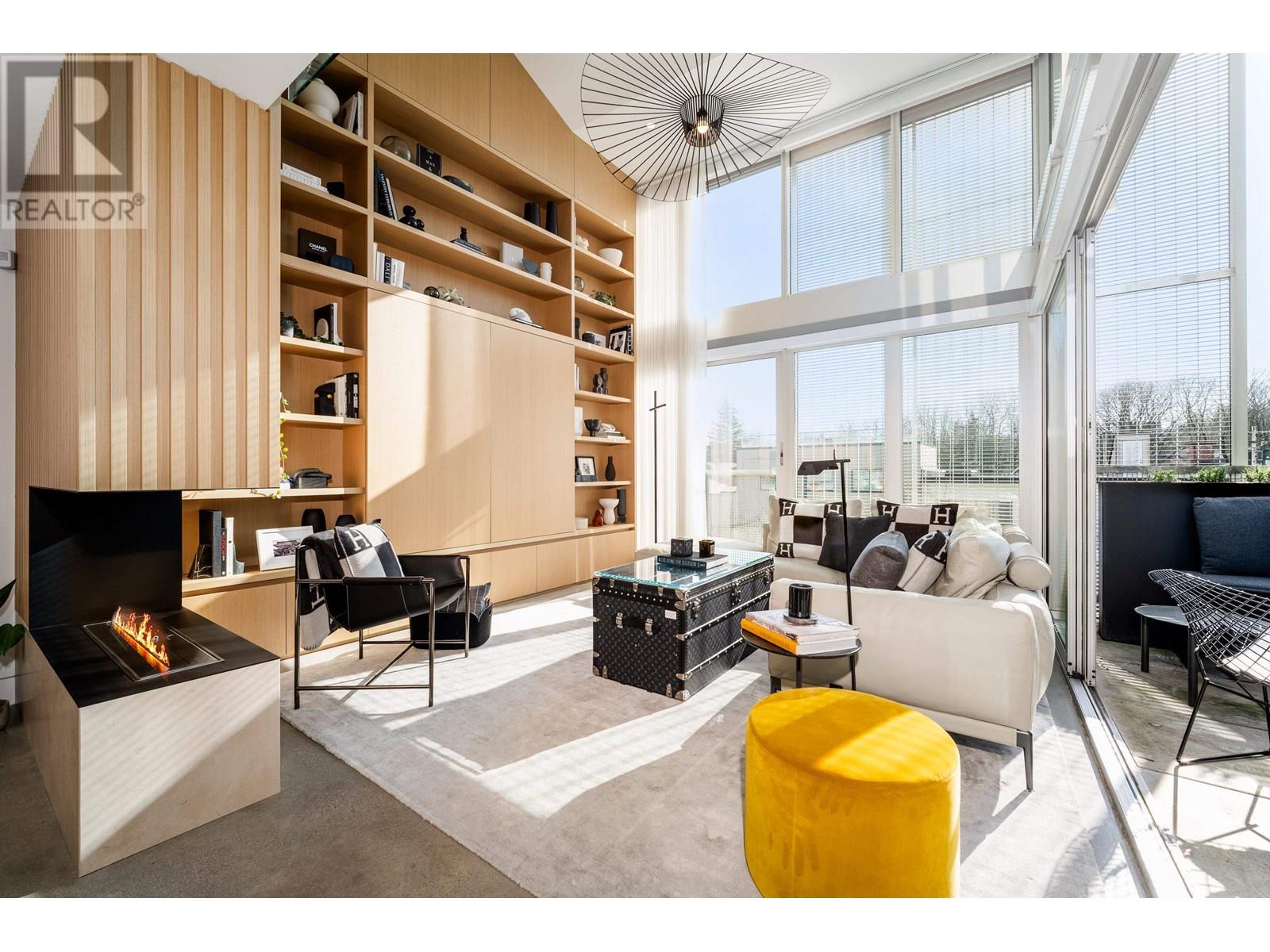 4387 W 10th Avenue Unit 401, Vancouver, BC V6R 2H6