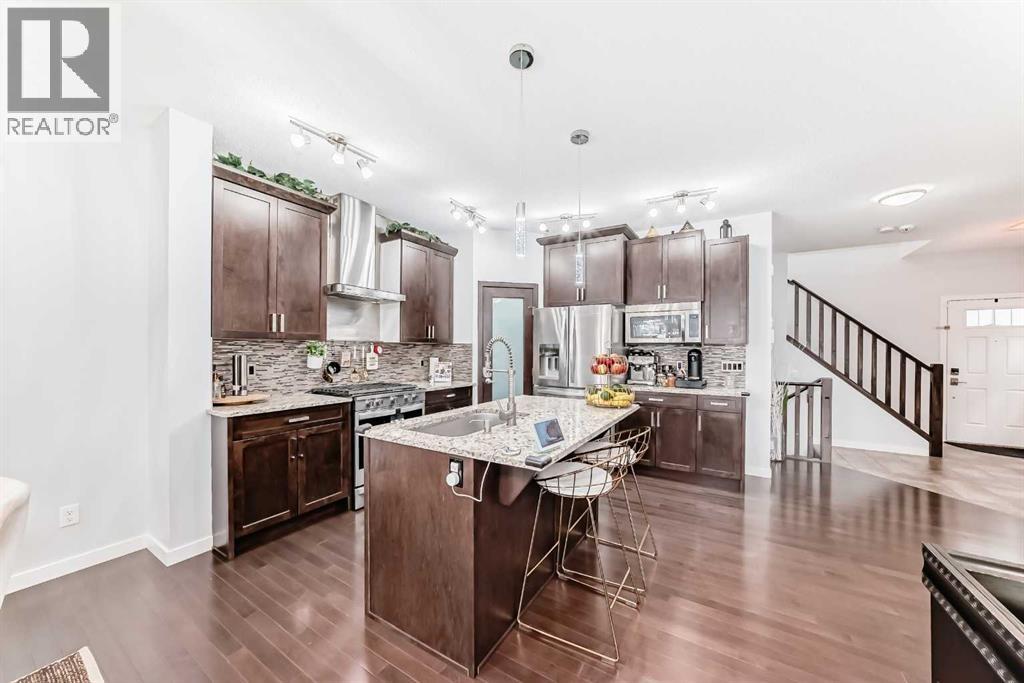 165 Hillcrest Dr SW, Airdrie, AB T4B 0Y8