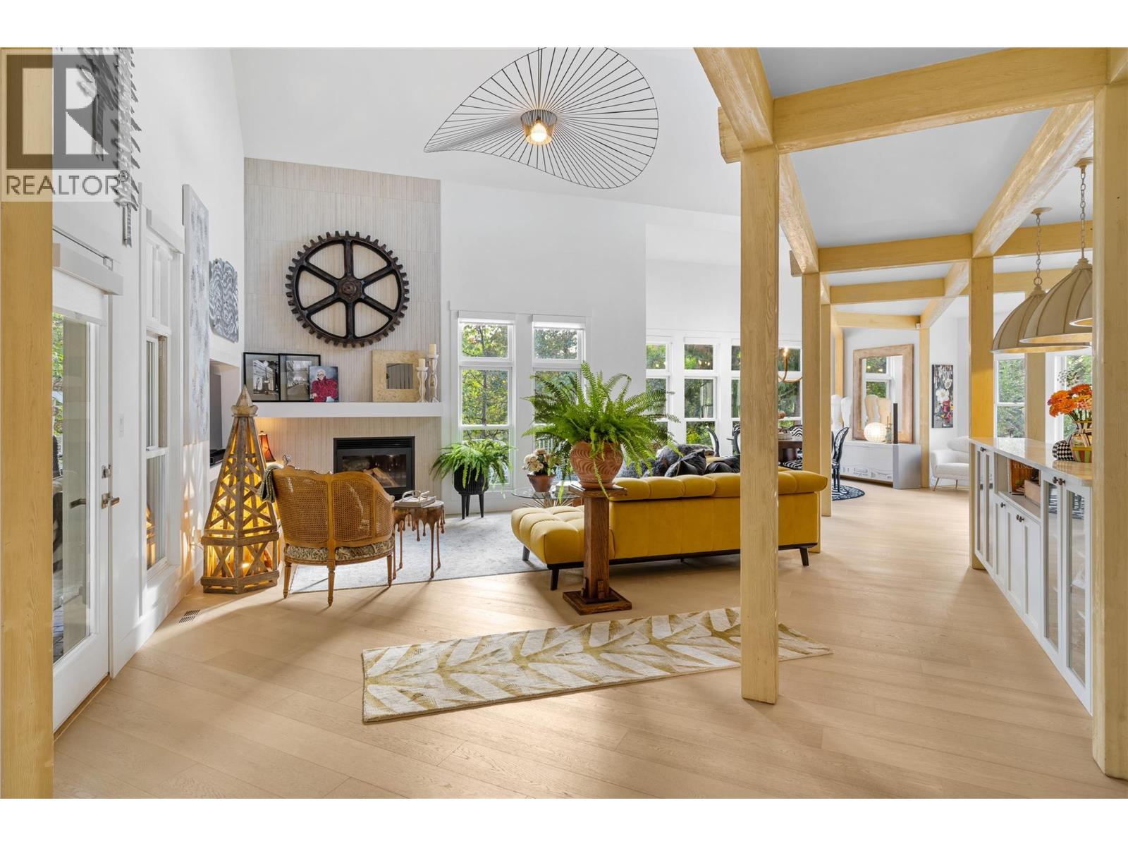 2075 Lillooet Ct, Kelowna, BC V1V 1Y2