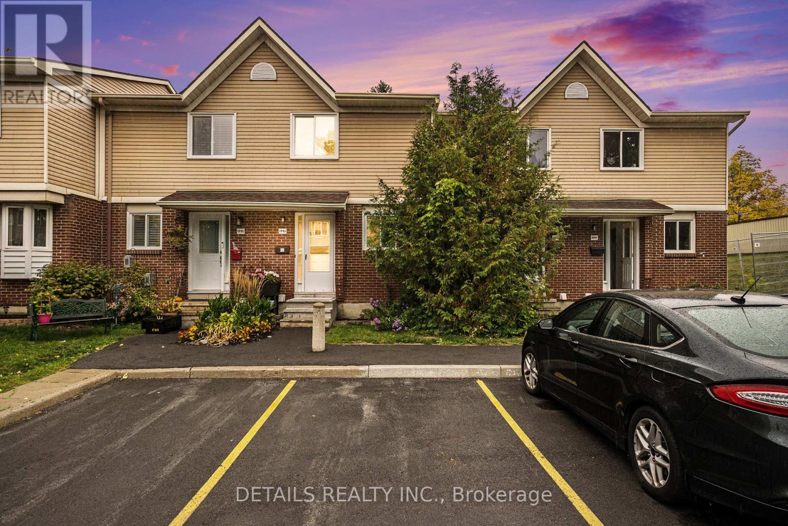144 Valley Stream Dr D Dr, Ottawa, ON K2H 9C7