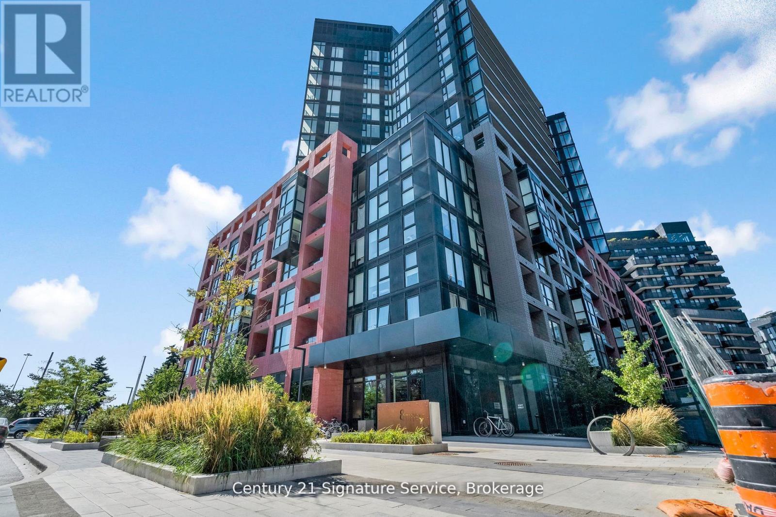 803 8 Tippett Rd, Toronto, ON M3H 0E7