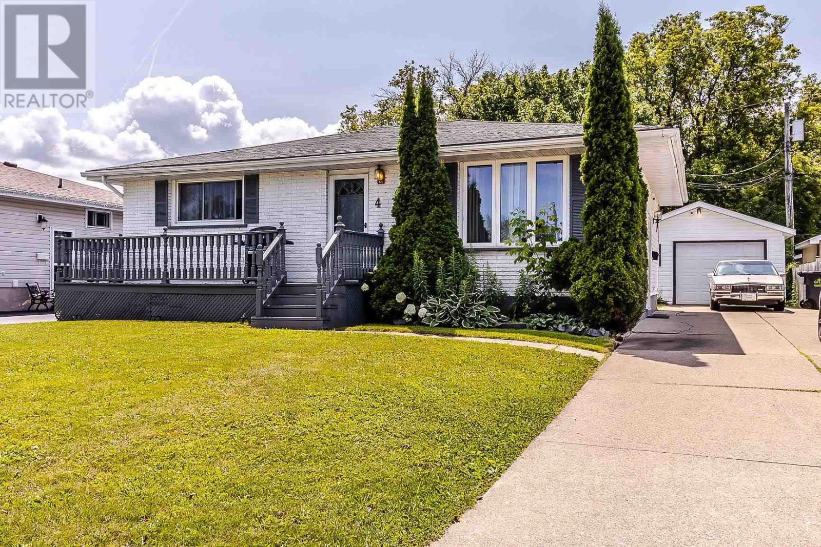 Sault Ste. Marie, ON homes with a garage for sale Houseful